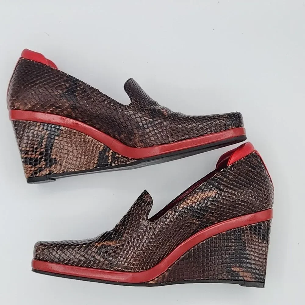 Donald Pliner Snake Wedges Red Modern Loafers Slip On Leather 6 Made in Italy